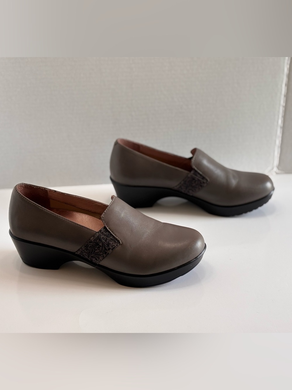 Dansko Jessica Women's Gray Leather Slip On Clogs Comfort Shoes Size 39/ US 8.5 - Picture 14 of 16